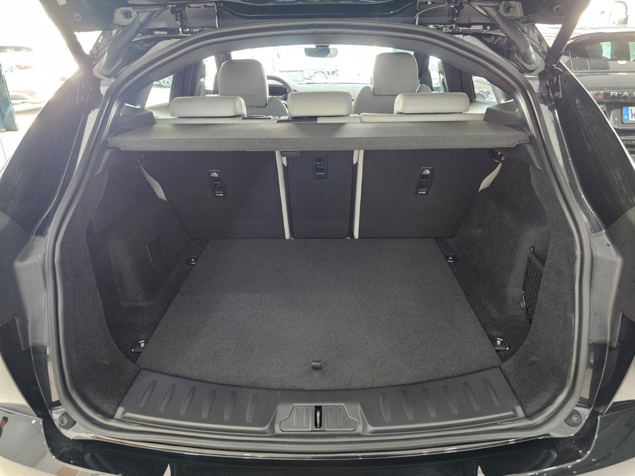 Jaguar E-Pace R-Dynamic SE Navi Camera Tetto C.20" LED BlackPack
