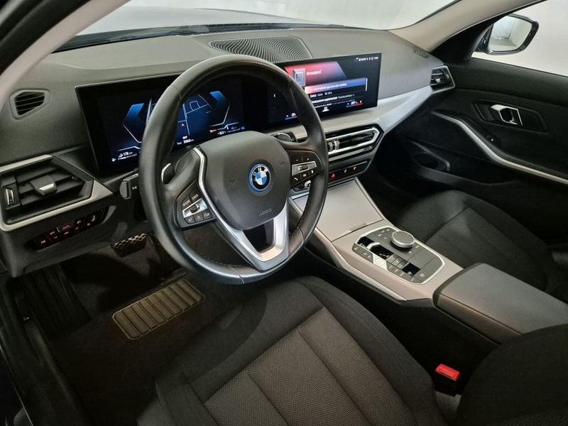 BMW Serie 3 G21 2022 Touring 320e Touring auto