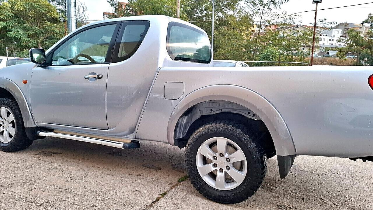 L200 2.5 DI-D/136CV Club Cab Invite