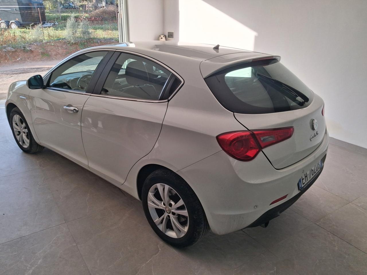 Alfa Romeo Giulietta 1.6 JTDm-2 105 CV Distinctive