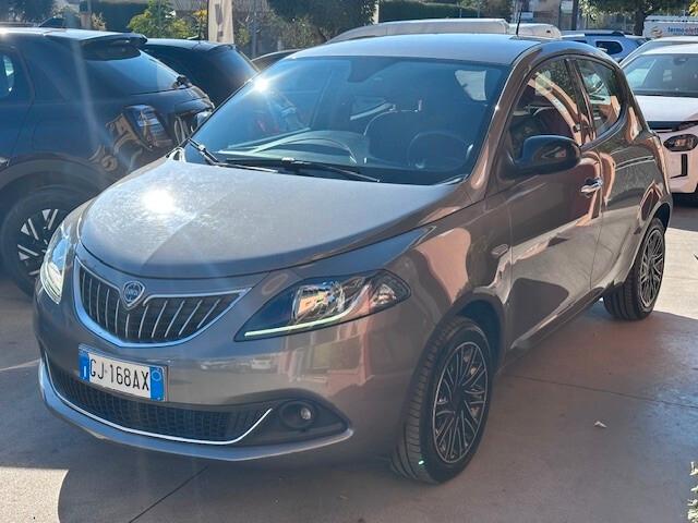 Lancia Ypsilon 1.0 Hybrid 2022 OK NEOPATENTATI