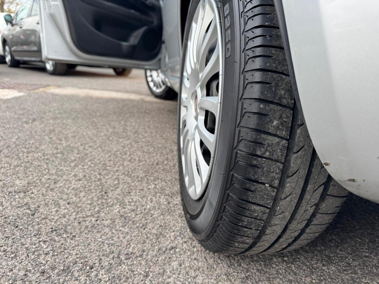 Fiat Punto 1.2 BENZ 5 PORTE KM 64000 - 2015