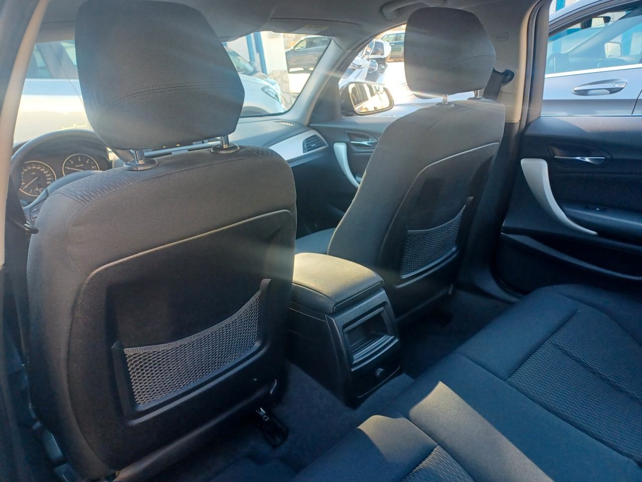 Bmw 116 d Urban LED BIXENO ANNO 2015