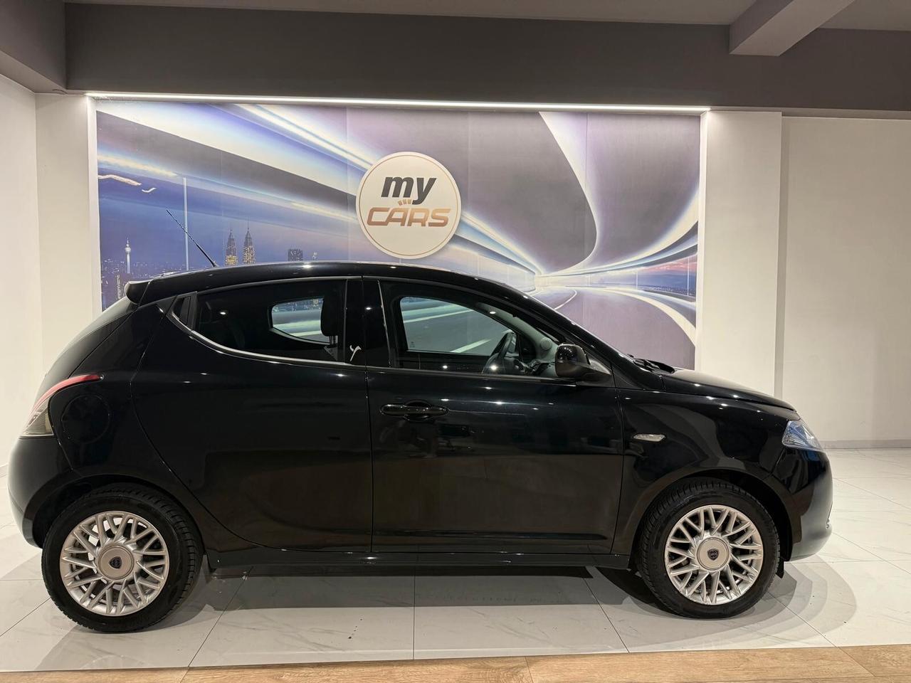 Lancia Ypsilon 1.2 69 CV 5 porte S&S Platinum