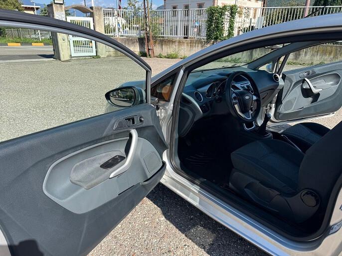 Ford Fiesta 1.2 16V 3p. Ghia