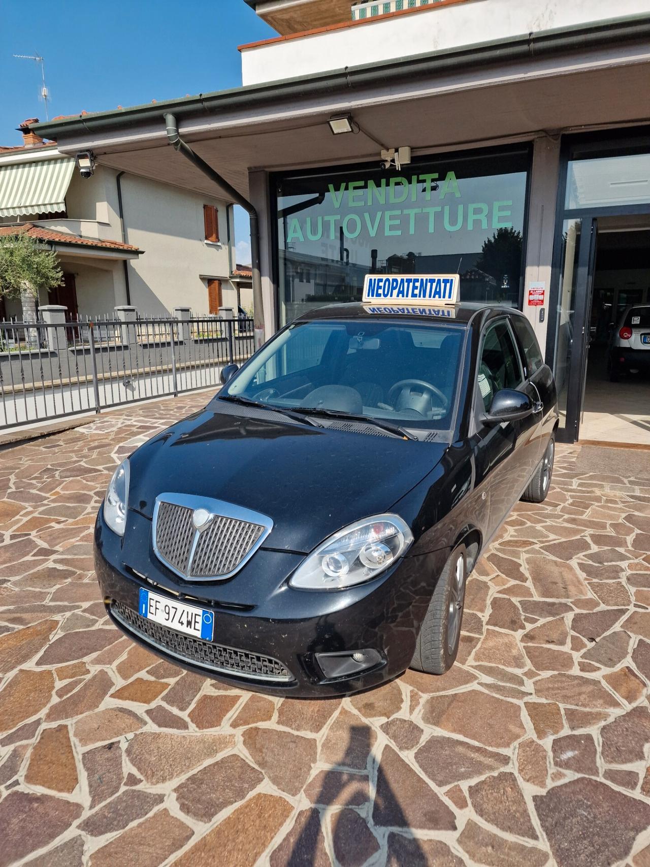Lancia Ypsilon 1.2 69 CV Diva per NEOPATENTATI