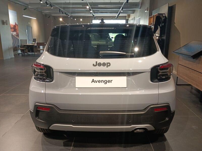 Jeep Avenger e-Hybrid 1.2 MHEV e-Hybrid Turbo Black Edition