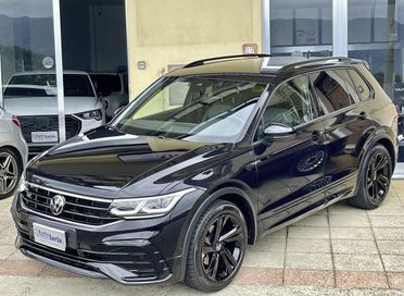 Volkswagen Tiguan 2.0 TDI 150 CV SCR DSG R-Line "Fari IQ.LIGHT LED MATRIX--Digital Cockpit Pro 10,25", Navigatore,Telecamera 360 , pack black"