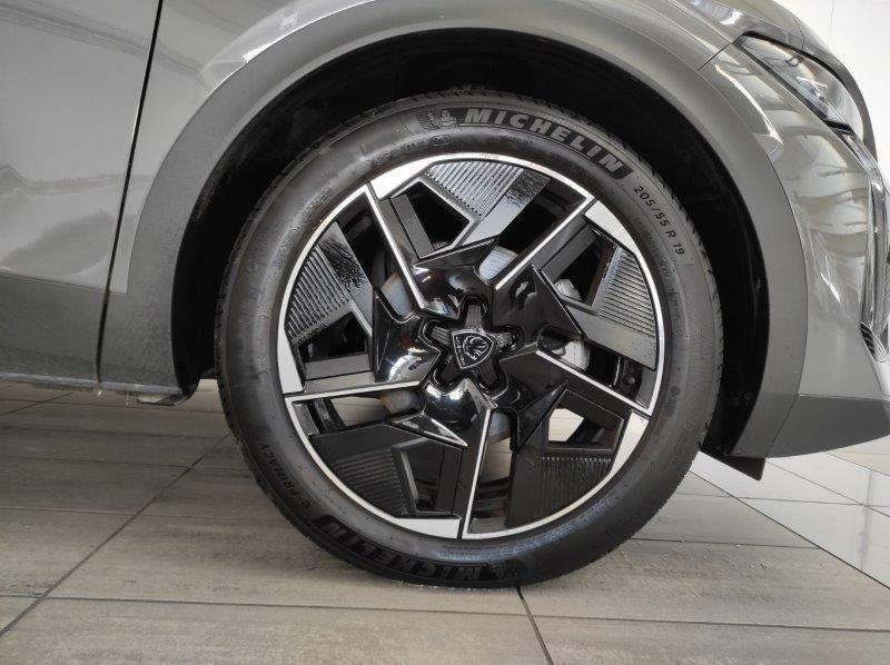PEUGEOT 408 - 408 Hybrid 136 e-DCS6 GT