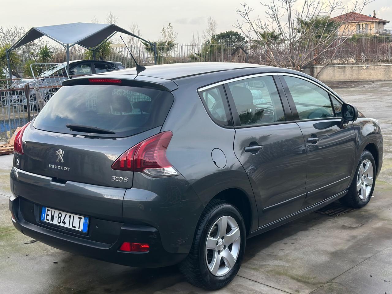 Peugeot 3008 1.6 HDi 115CV Business MY 2014