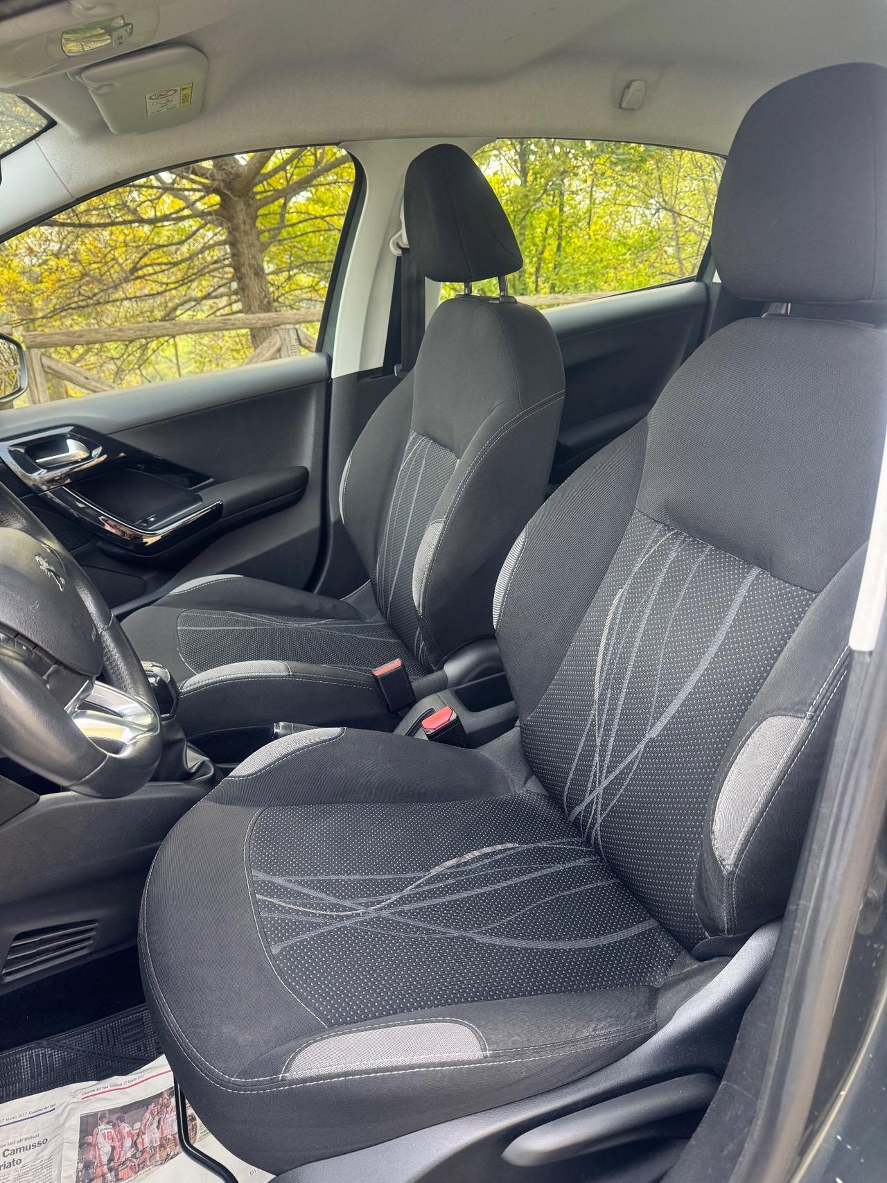 Peugeot 208 1.4 HDi 68Cv 2015