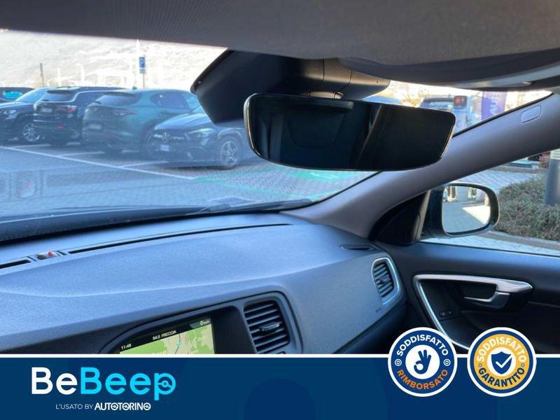 Volvo V60 Cross Country 2.4 D4 MOMENTUM AWD GEARTRONIC