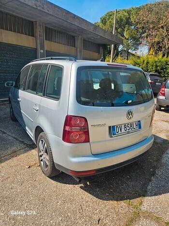 Volkswagen Touran 2.0 Highline Ecofuel METANO