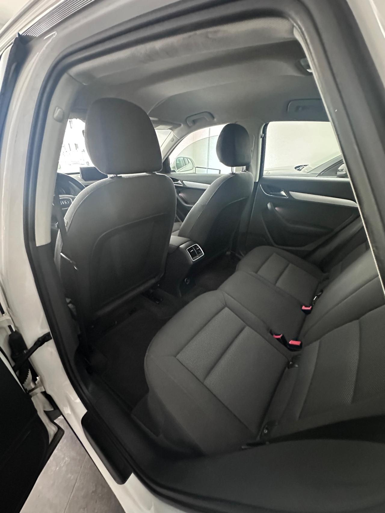 Audi Q3 2.0 TDI 120 CV Business