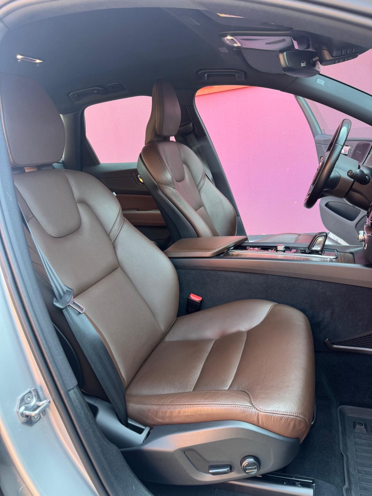 VOLVO XC 60 B4 AWD UNI PROP IVA ESPOSTA