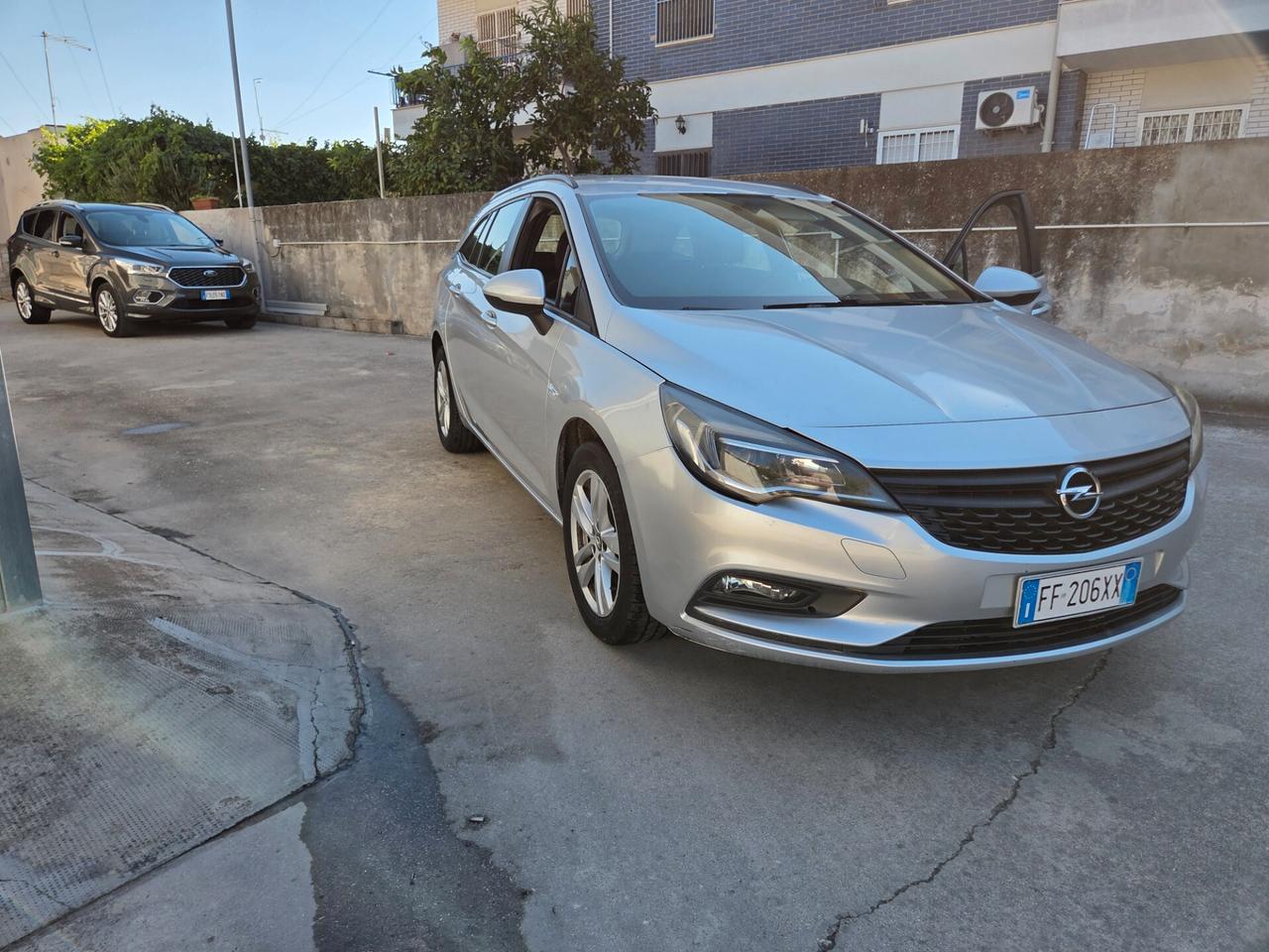 Opel Astra 1.6 CDTi 110CV Sports Tourer Innovation