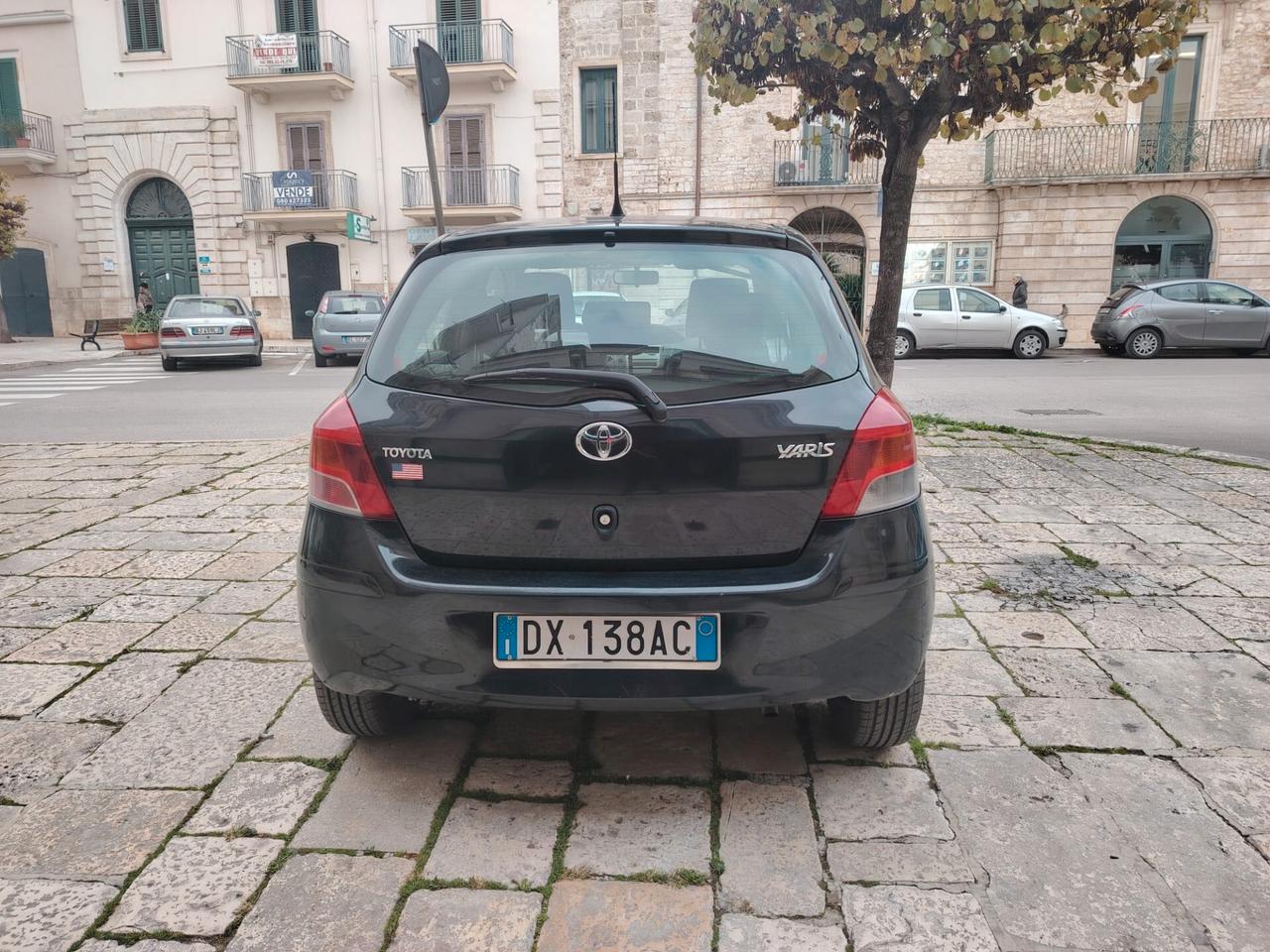 Toyota Yaris 1.0 5 porte Sol