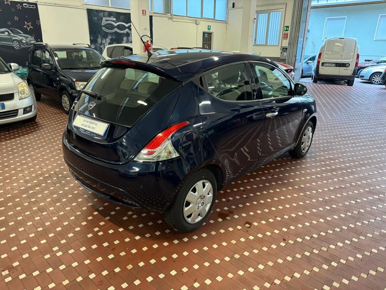 Lancia Ypsilon 1.2 69 CV 5 porte Platinum - NEOPATENTATI