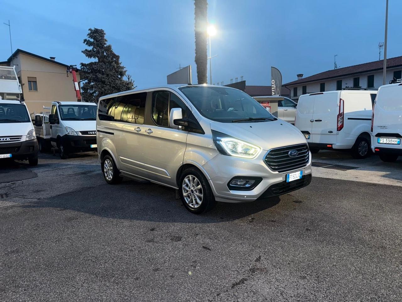 Ford Tourneo Custom 310 2.0 TDCi 170CV aut. PL Titanium