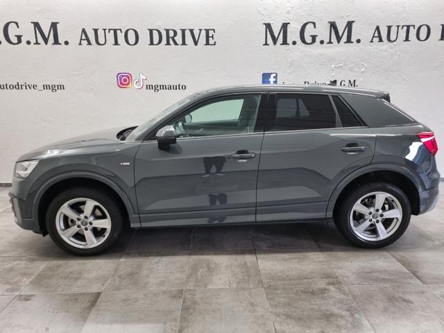 AUDI Q2 35 TFSI S tronic Identity Black