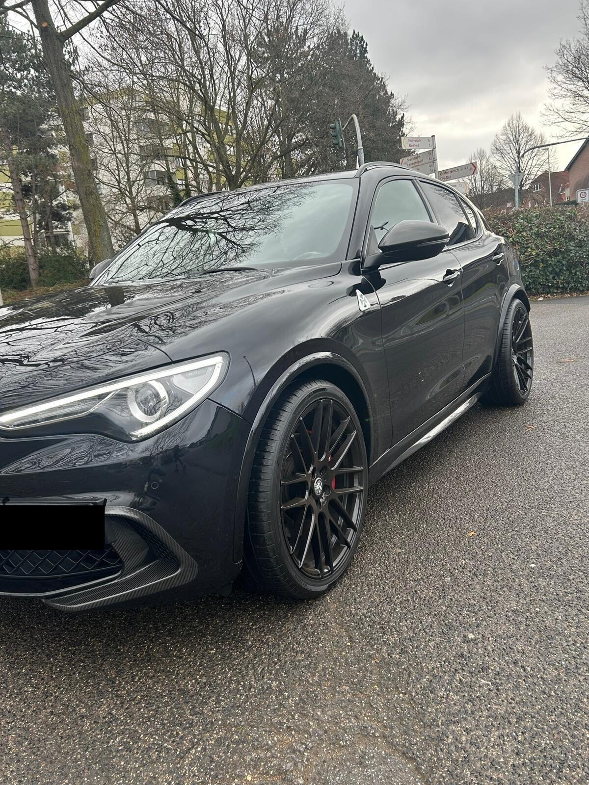 A.R. Stelvio Quadrifoglio 510 CV-22 omologati-Sparco-Carbonio