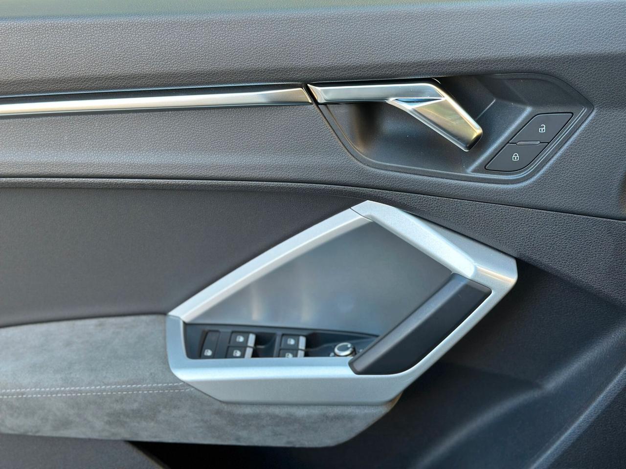 Audi Q3 2.0 TDI S tronic Advanced TETTO/FULL