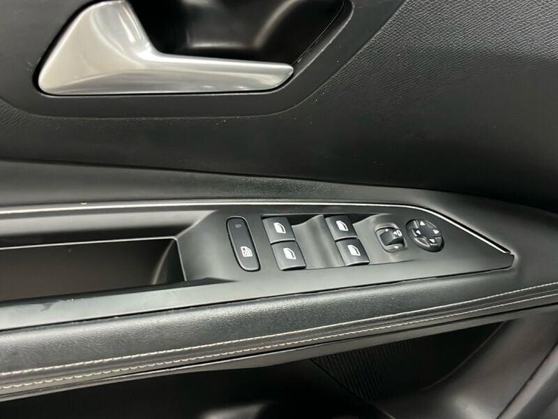 Peugeot 3008 BlueHDI 130 EAT8 S&S Allure