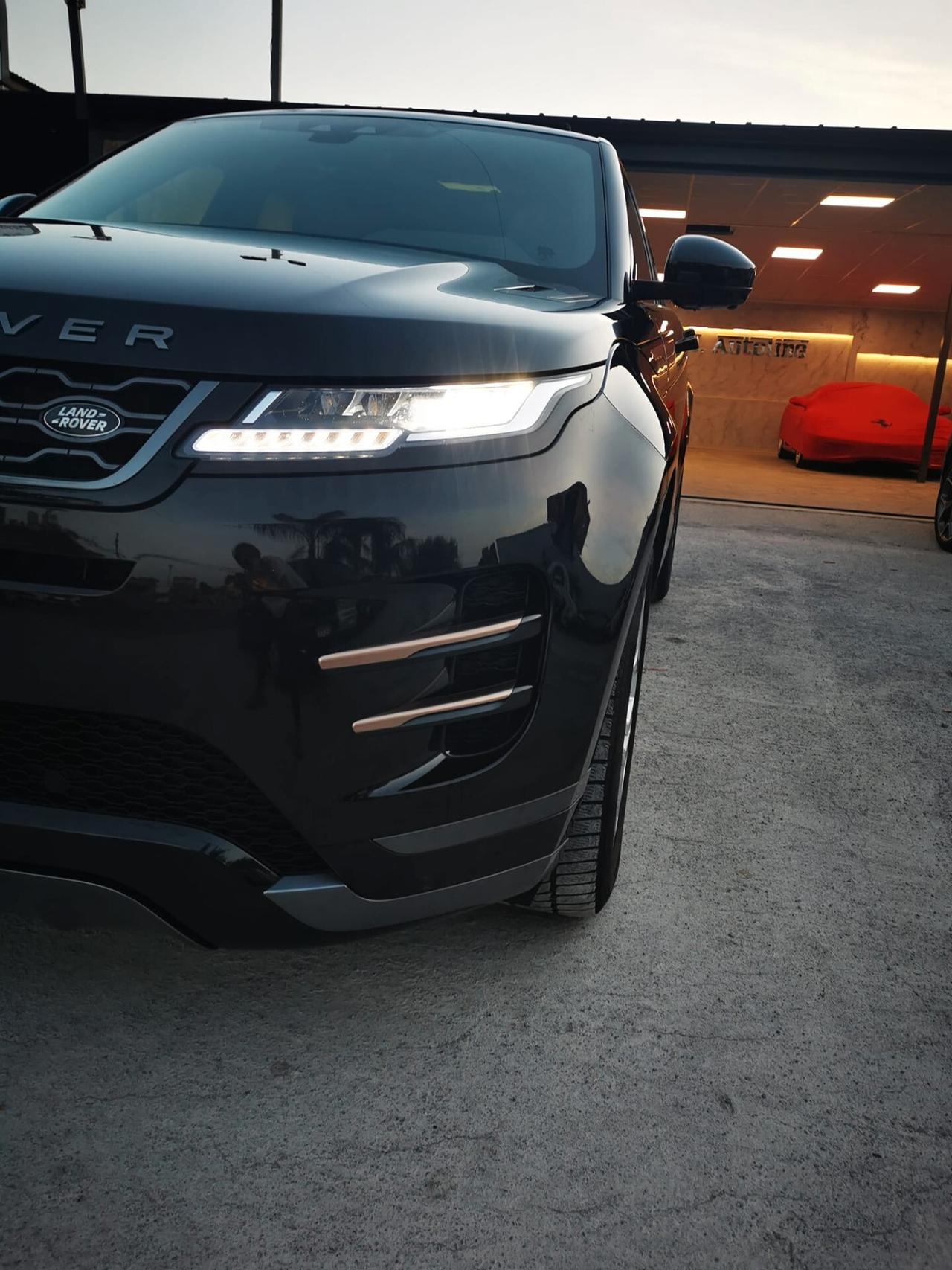 Land Rover Range Evoque 2.0 D150 R - Dynamic strafull 2020