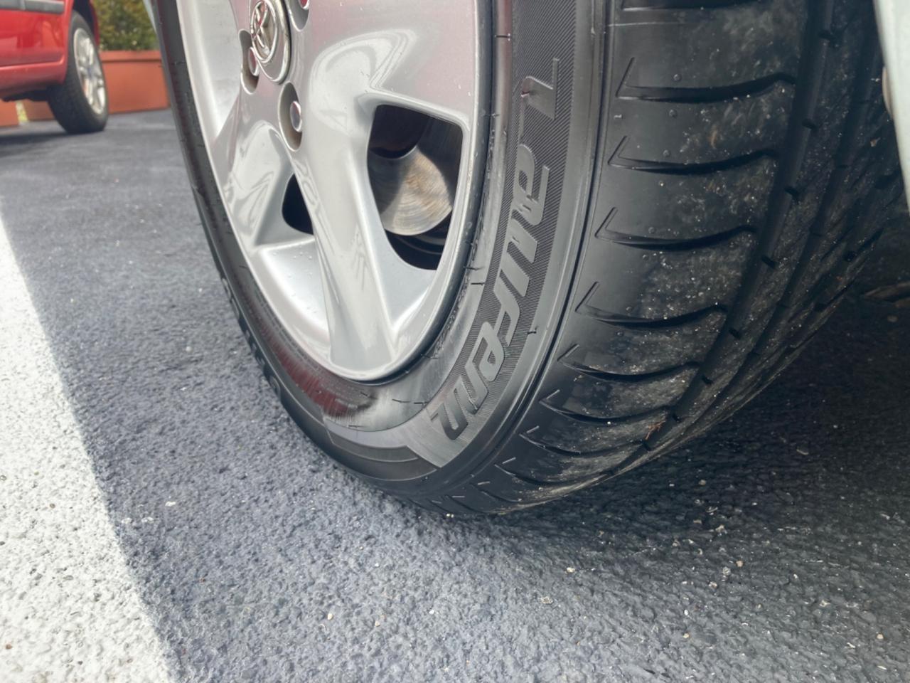 TOYOTA YARIS CAMBIO AUTOMATICO (DA VETRINA)