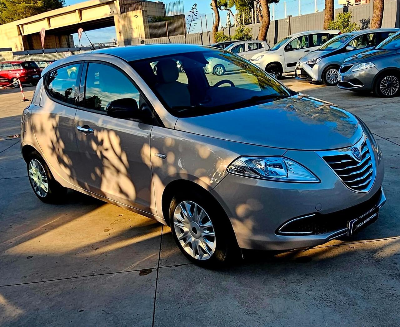 Lancia Ypsilon 1.2 69 CV 5 porte Gold