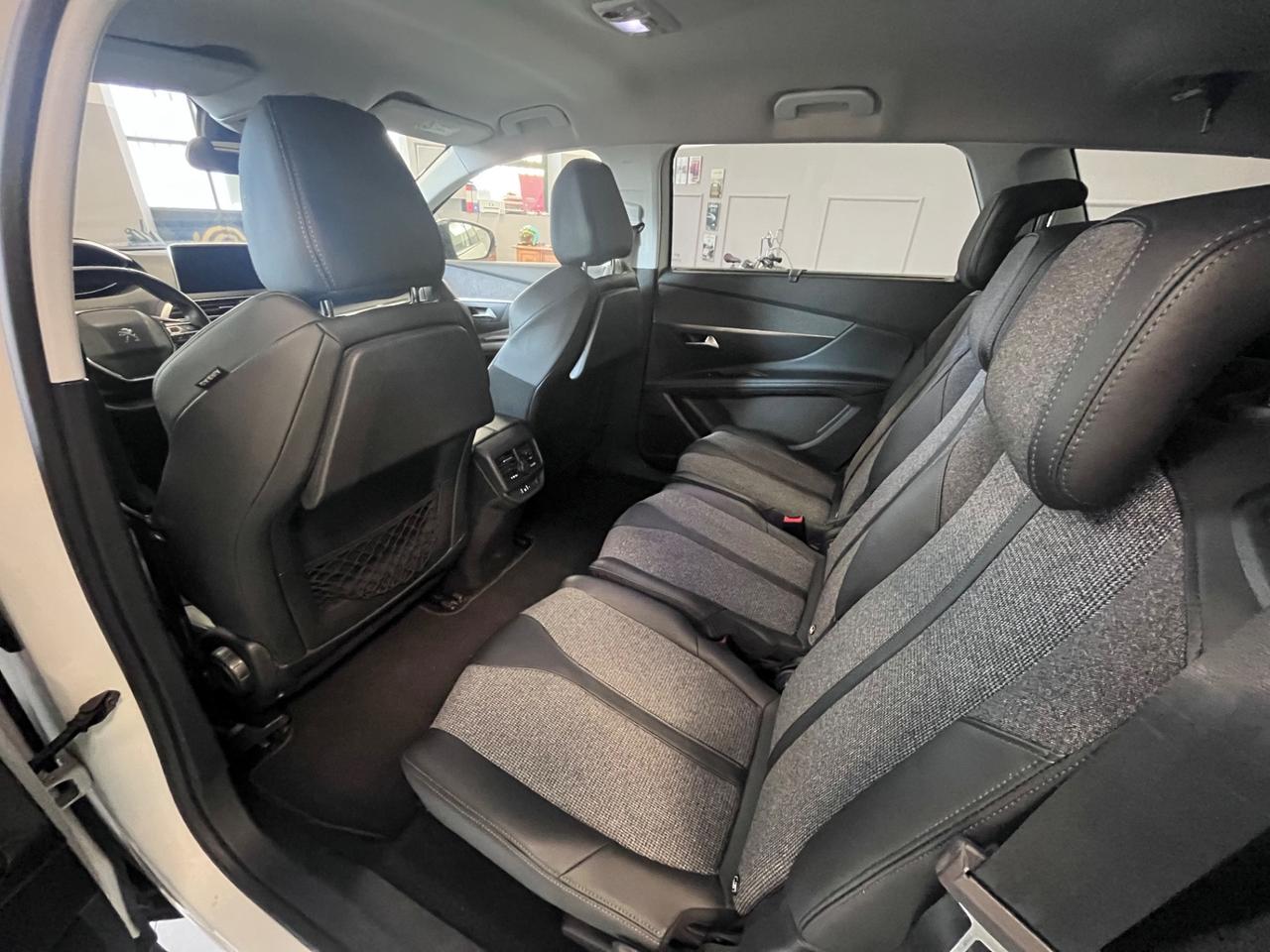 Peugeot 5008 BlueHDi 130 S&S Allure
