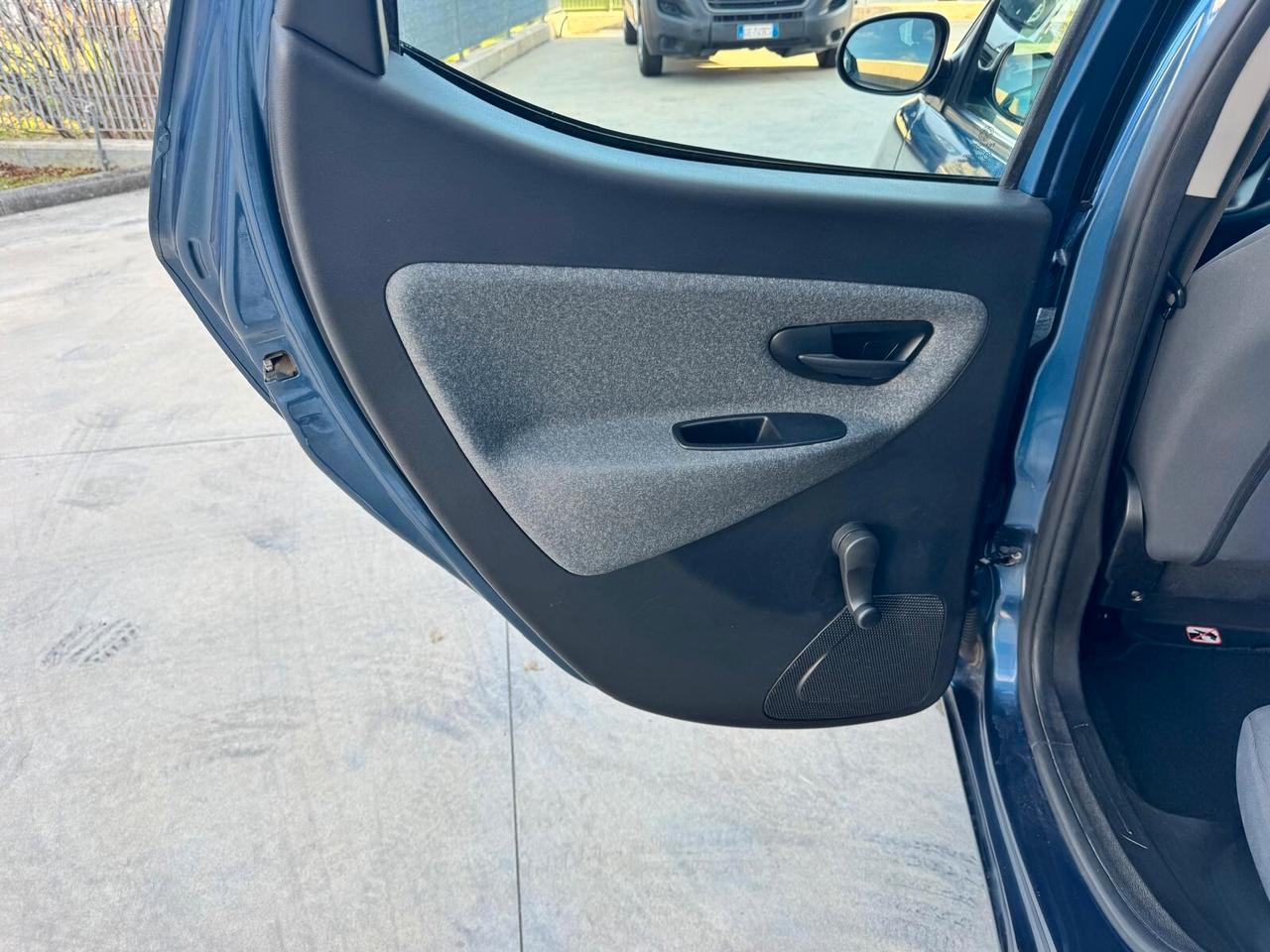 Ypsilon 1.0 FireFly 5 porte S&S Hybrid Silver