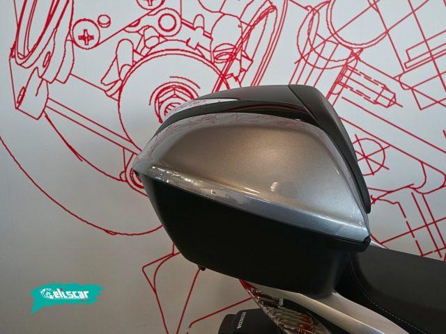 HONDA SH 300 i SH300