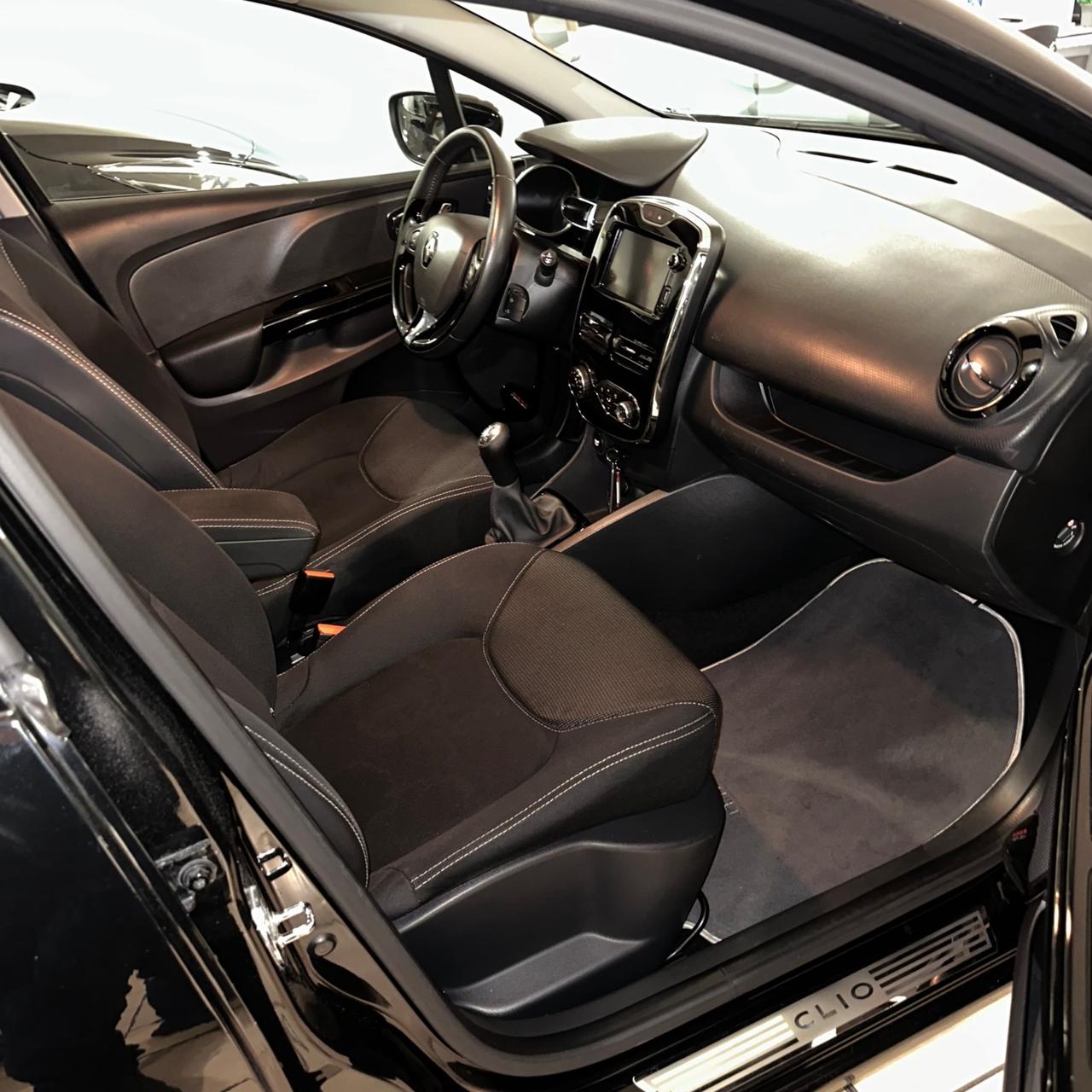 Renault Clio 1.2 75CV 5 porte Costume National