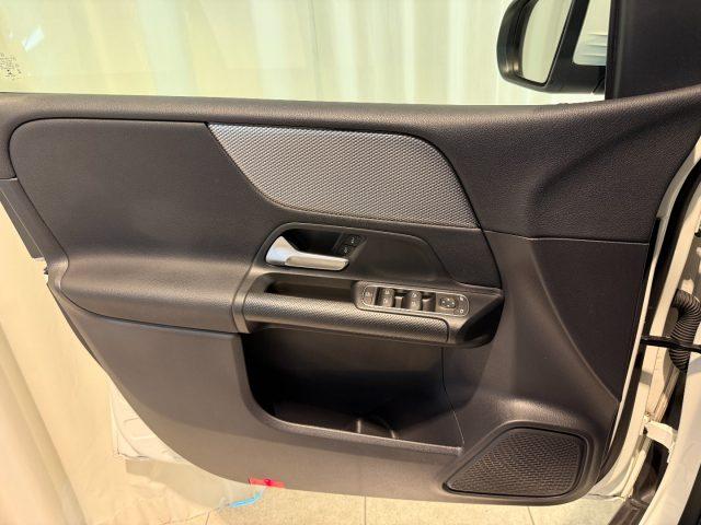 MERCEDES-BENZ B 180 d Assist Radio Park Assist Clima