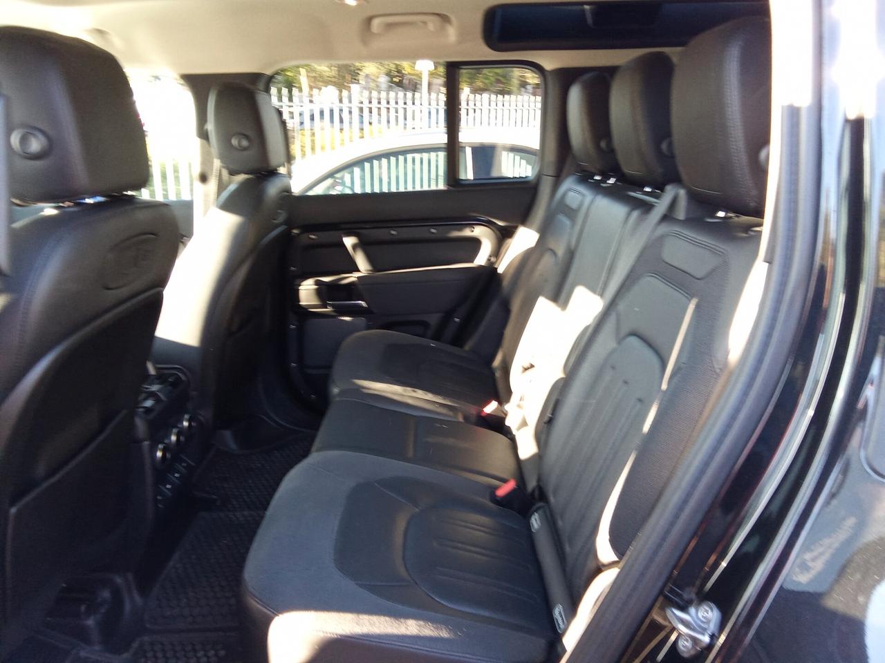 Land Rover Defender 110 2.0 SD4 240CV AWD Auto HSE 7posti cerchi da 22"