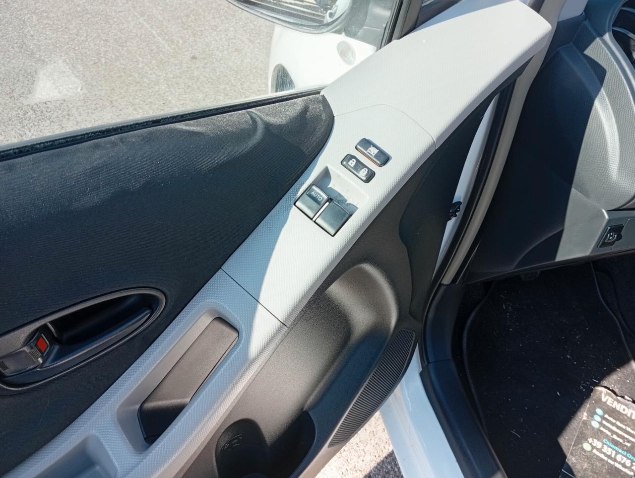 Toyota Yaris 1.0 5 porte