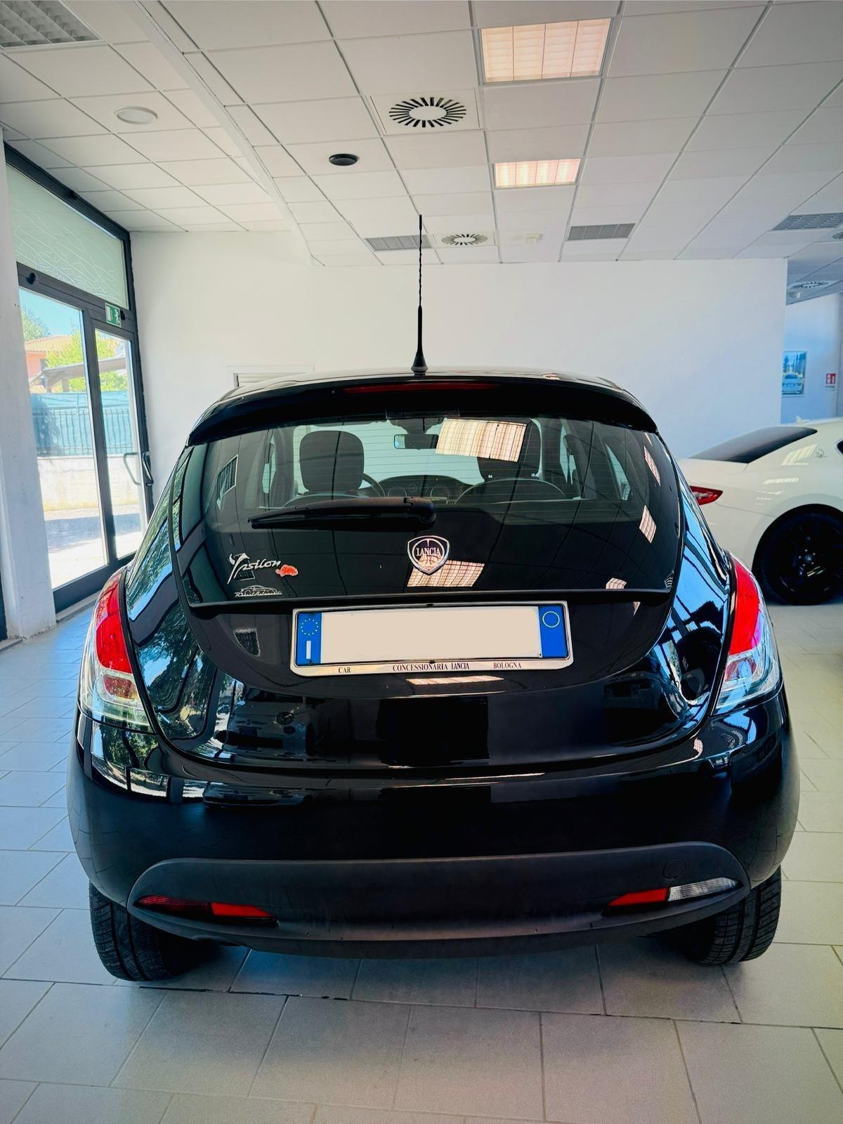 Lancia Ypsilon 0.9 TwinAir 85 CV 5 porte Metano Ecochic Gold