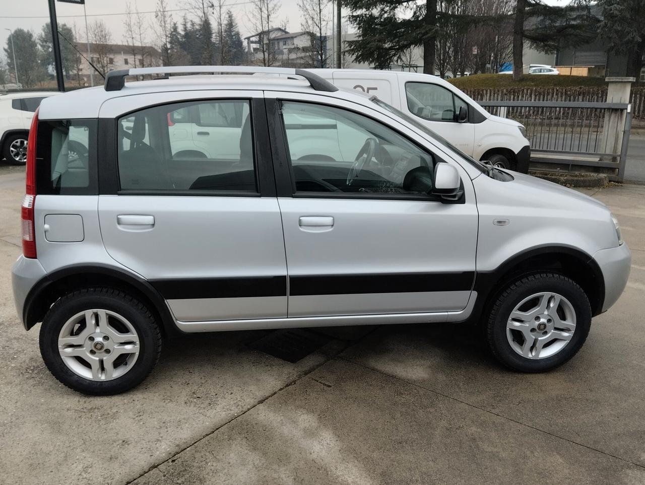Fiat Panda 1.3 MJT 16V DPF 4x4 Climbing