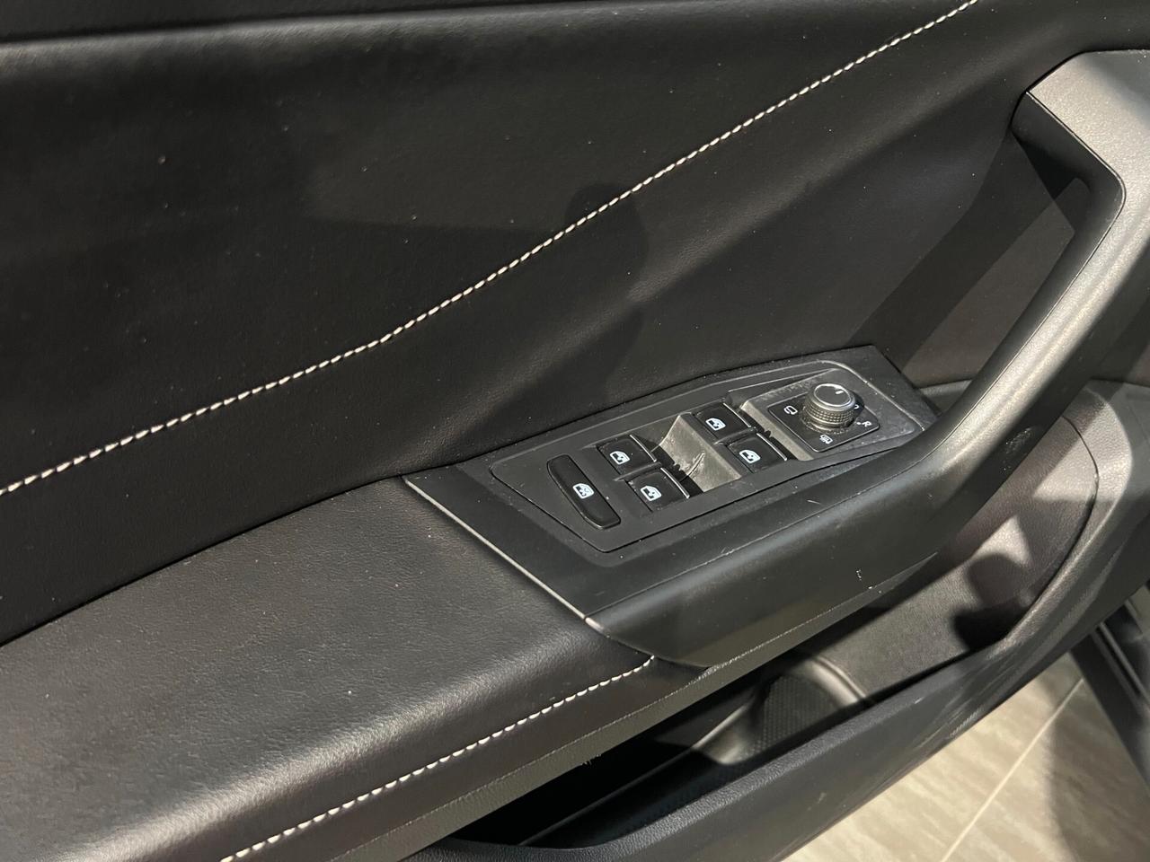 Volkswagen T-Roc 2.0 TDI SCR 150 CV DSG R-Line