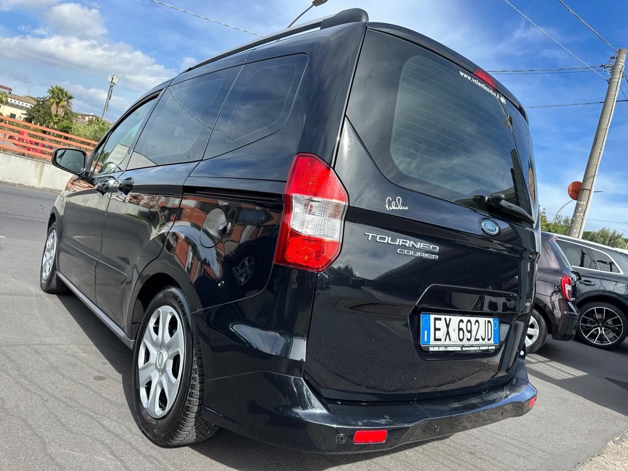 Ford Tourneo Courier 1.5 TDCI 75 CV Titanium