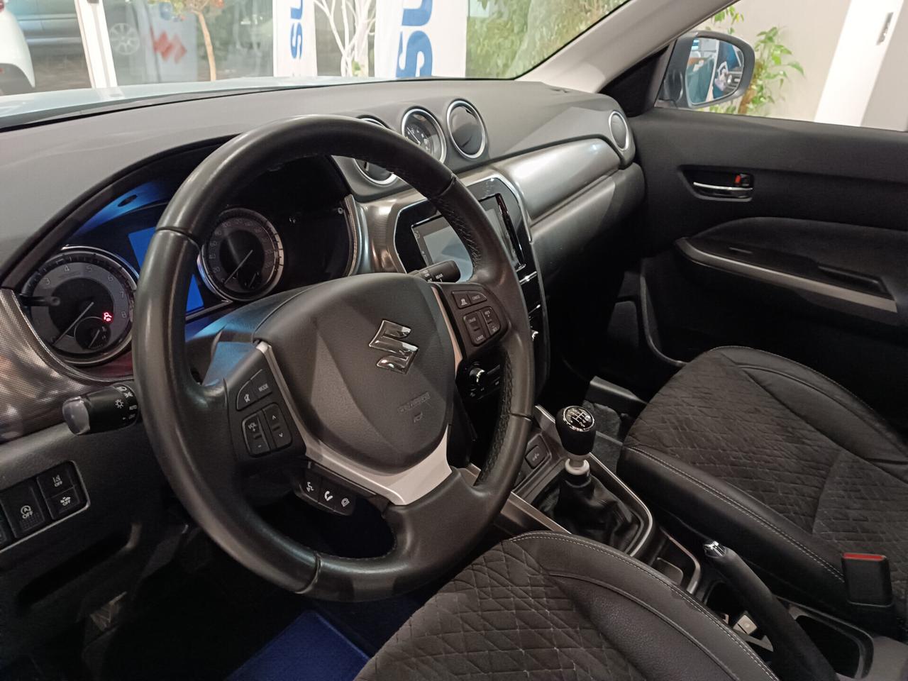 Suzuki Vitara 1.4 Hybrid Top