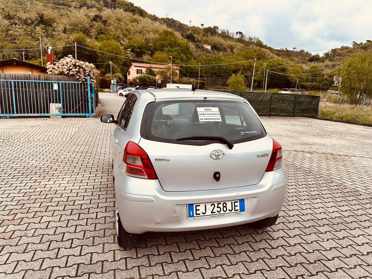 Toyota Yaris 1.4 D-4D CAMBIO AUTOMATICO DPF 5 porte Sol