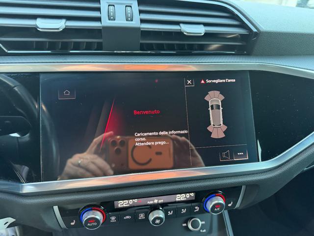 AUDI Q3 35 TFSI Business Advanced