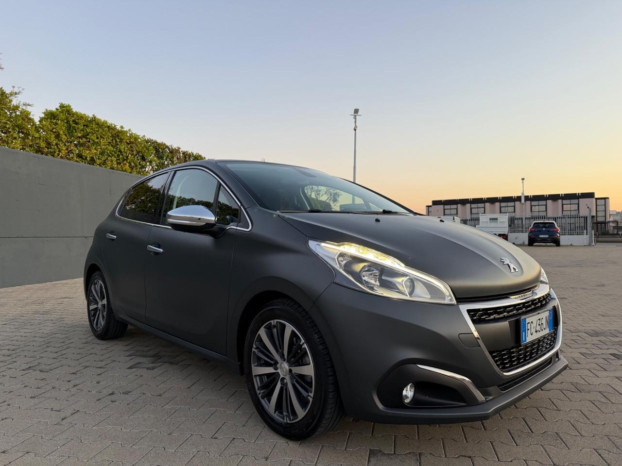 Peugeot 208 1.6 BlueHDi 100cv 5p. Allure GR. OPACO