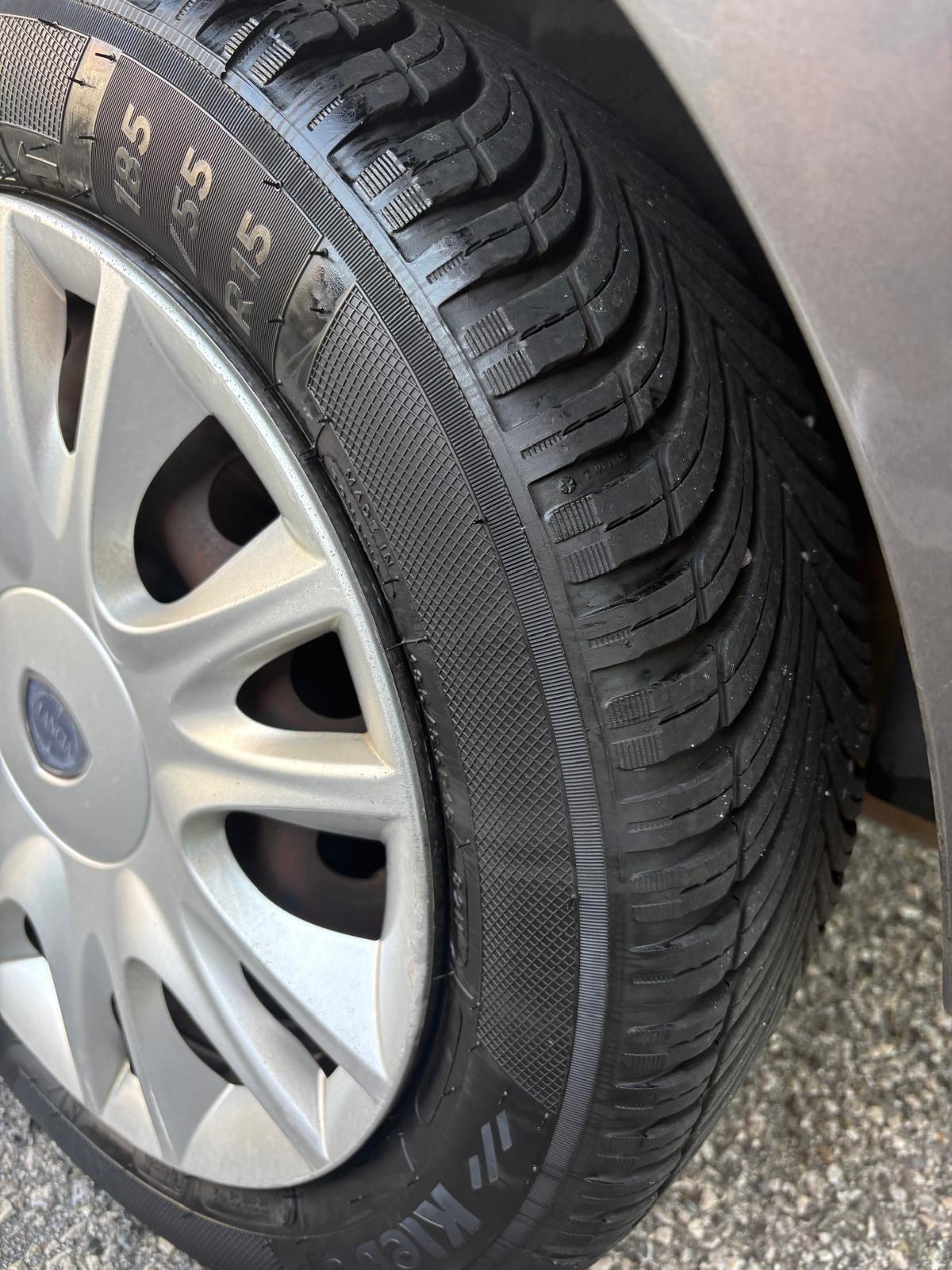Lancia Ypsilon 1.3 Mjet Neopatentati