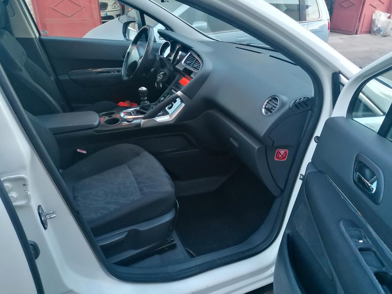 Peugeot 3008 1.6 HDi 110CV Tecno(full optional )