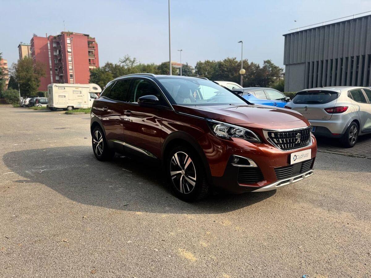 Peugeot 3008 1.2 pt t Active s&s 130cv