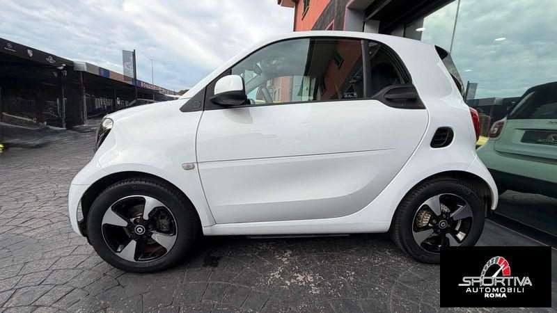 smart fortwo NAVI SENSORI PARCHEGGIO RATA MENSILE 235,00 EURO fortwo EQ Passion