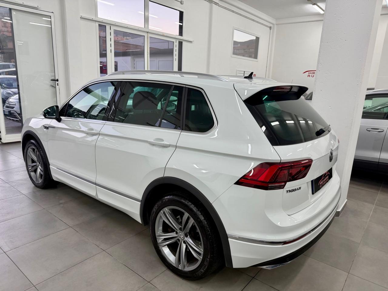VW Tiguan 2.0 240cv DSG 4MOTION R-LINE FINANZIABILE